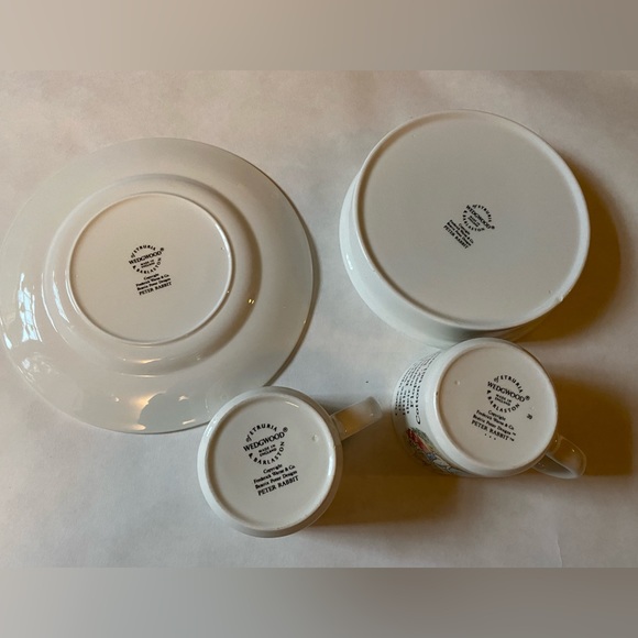 Vintage Wedgwood Beatrix Potter Peter Rabbit baby set - Picture 2 of 3